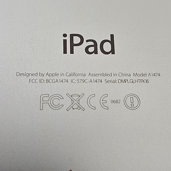 iPad Air (WiFi) 64GB 9.7” Excellent Cond, Tested, Apple Smart Cover incl. - Picture 6 of 14